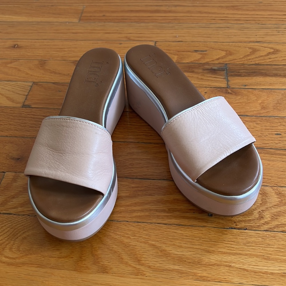 Leather pink platform slippers